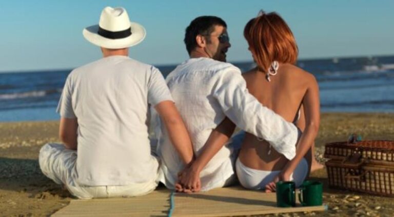 Καλοκαίρι: Γιατί τα ζευγάρια απιστούν