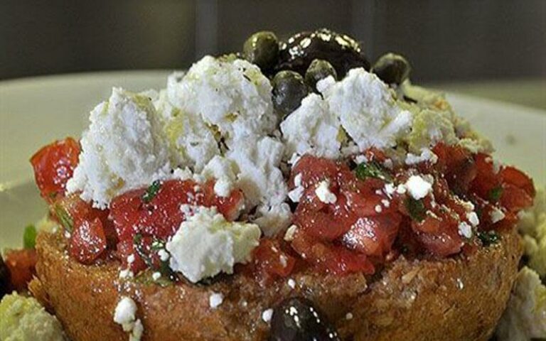 Κρητικός ντάκος