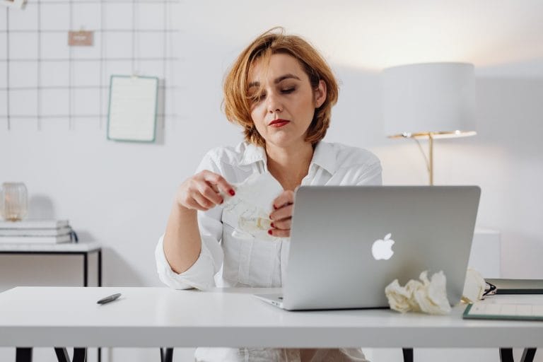 Πότε να αλλάξω δουλειά: Έξι "καμπανάκια" που δεν ακούς